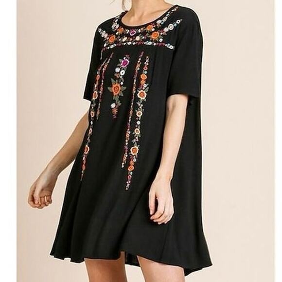 Umgee Black Colorful Floral Embroidered A-Line Tee Dress Medium - Picture 1 of 9